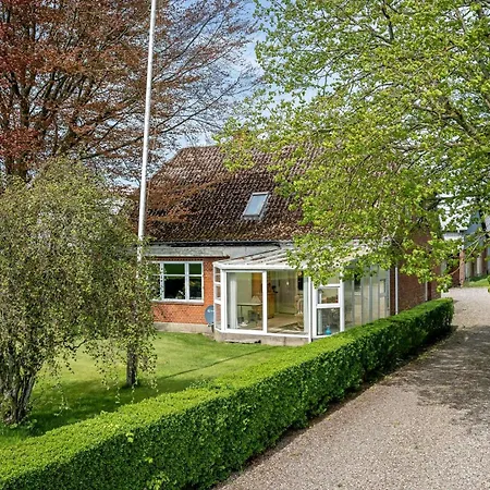 Bondegardsferie Med Fiskemuligheder Feriehus *